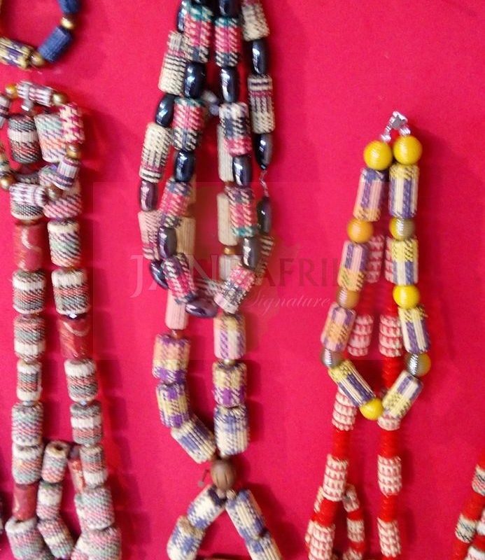 Rafia neckless with bangle